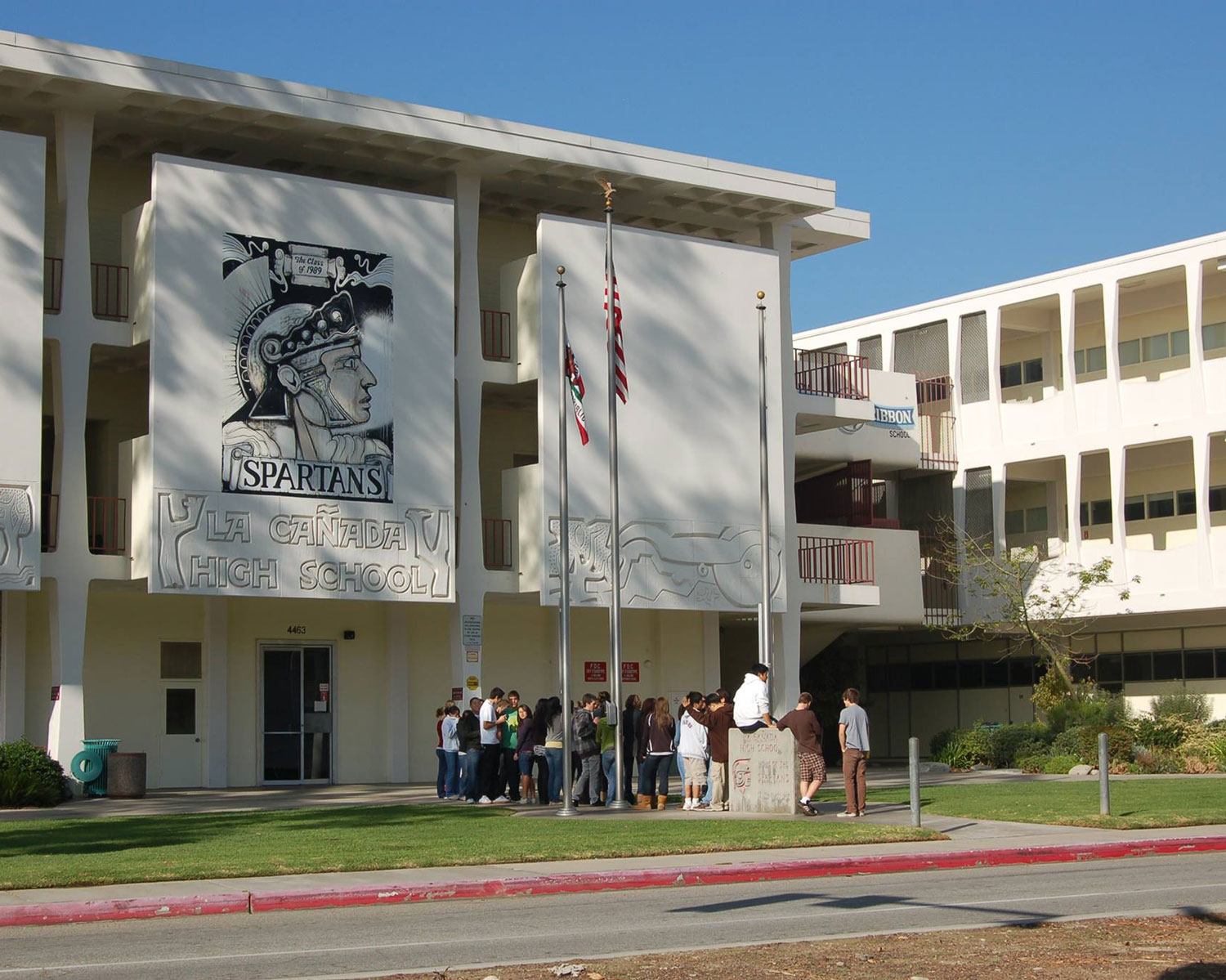 Pasadena City College signs dual enrollment agreement with La Cañada Unified School District